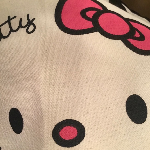 🆕 🩷🖤🩷 Canvas Tote / Hello Kitty Print / Two Black Straps / Zipper / HotPink - Picture 6 of 14